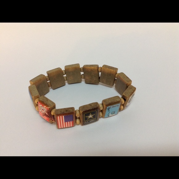 Patriotic Stretch Bracelet - Picture 4 of 4